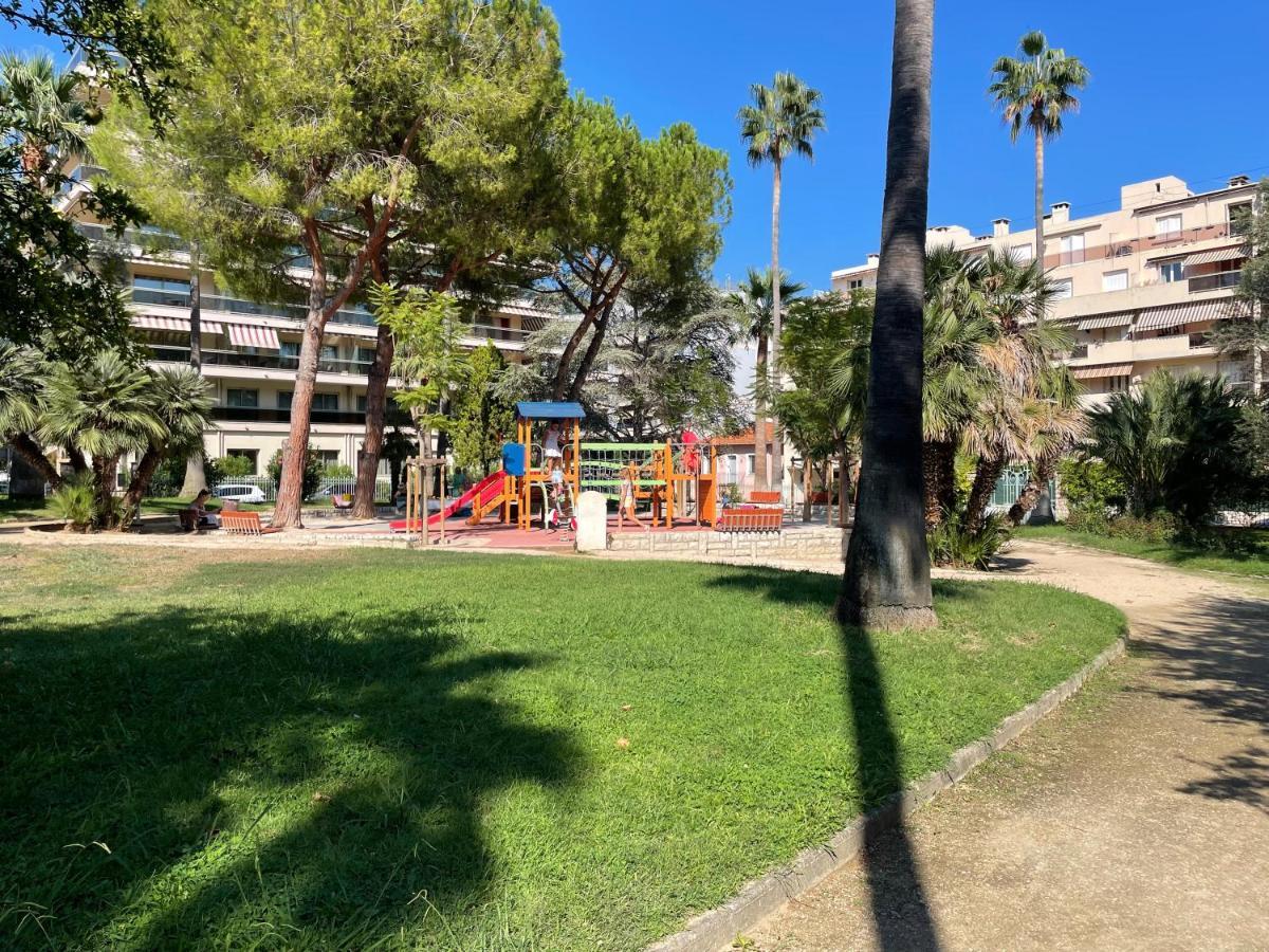 Spacieux F2 Climatise Proche De La Mer Antibes Exterior photo